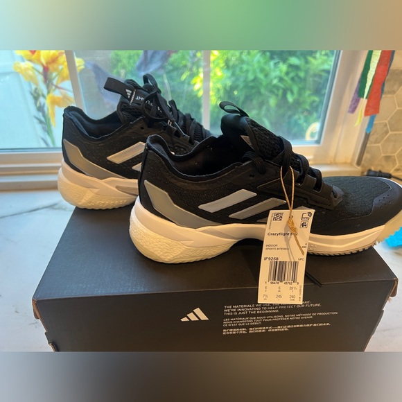 Adidas size Crazy flight shoe- NWT size 7.5 - Picture 5 of 8